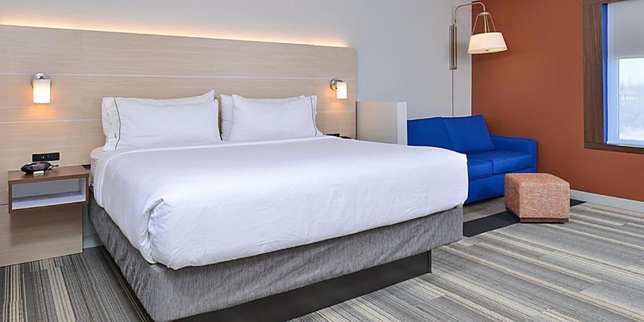 Holiday Inn Express & Suites - Brighton By Ihg Exterior foto