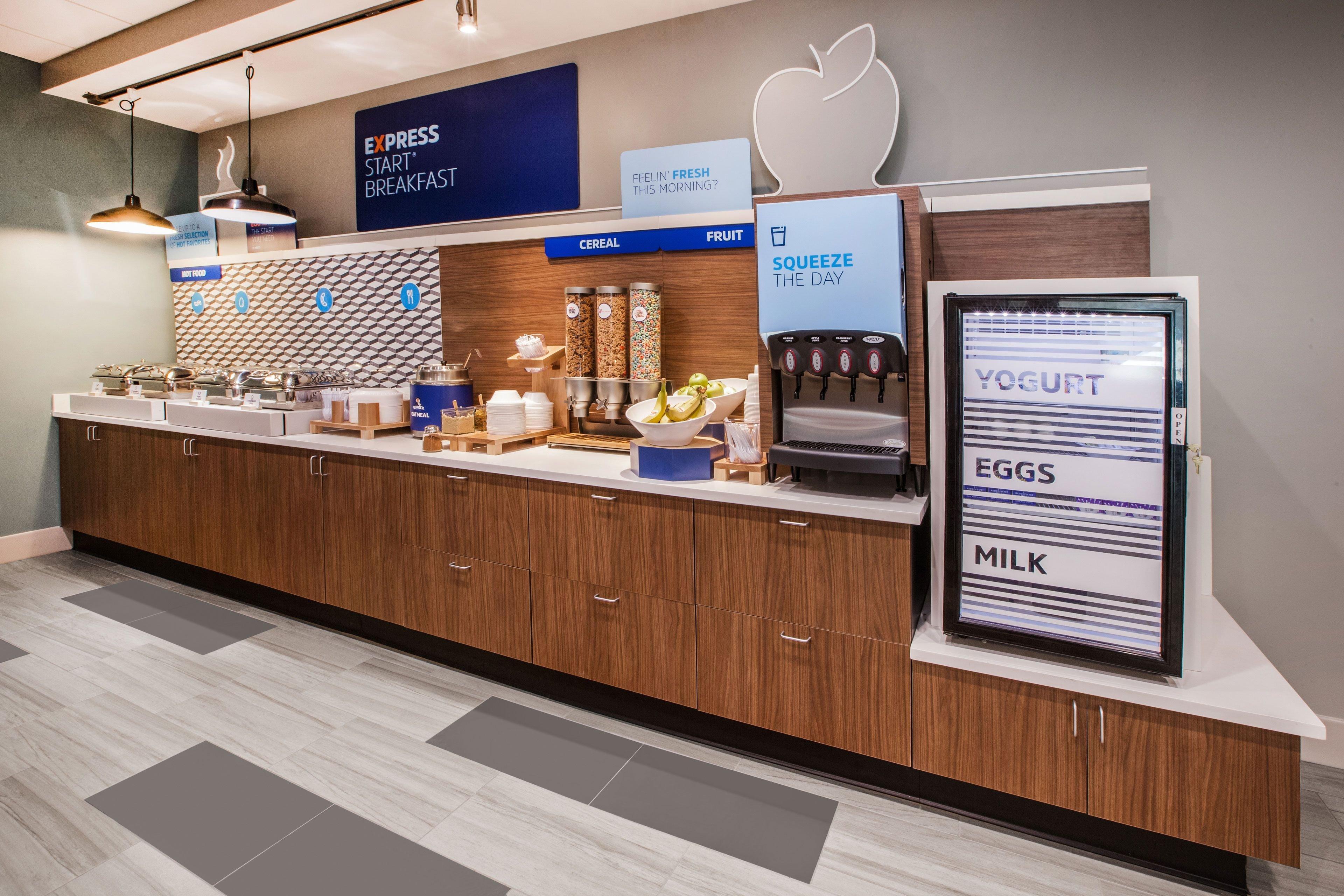 Holiday Inn Express & Suites - Brighton By Ihg Exterior foto