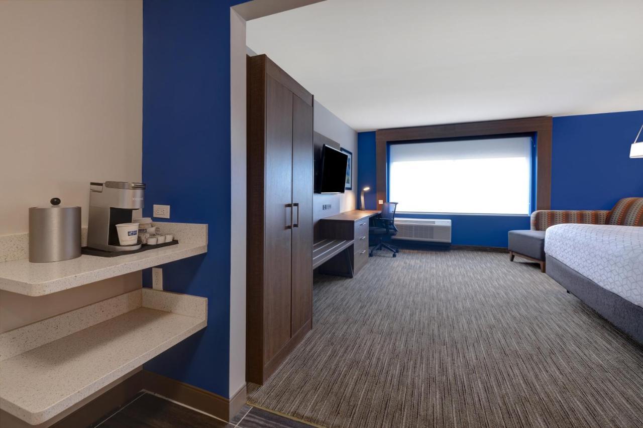 Holiday Inn Express & Suites - Brighton By Ihg Exterior foto