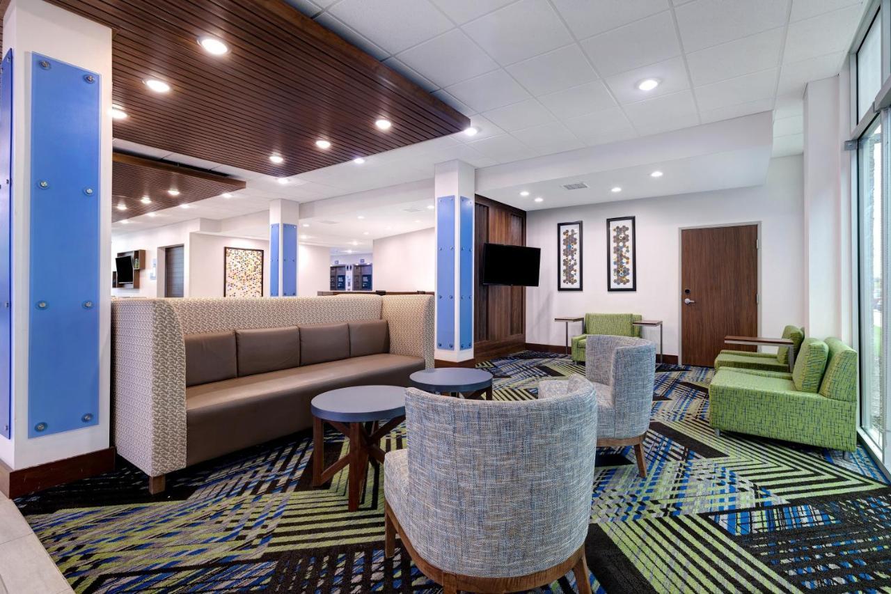 Holiday Inn Express & Suites - Brighton By Ihg Exterior foto